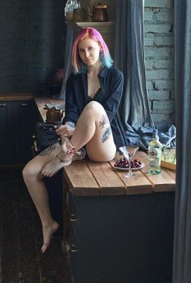 [Suicide Girls] Dolphie – Fleur de cerisier (53P)