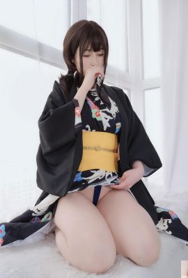 Shirogane 81 « Japanese Kimono 2 » prend l’initiative d’exposer le bas de son corps et la rend sexy (64P)