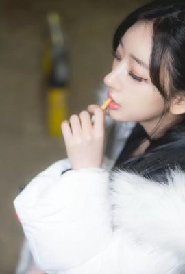 Pure Media-L’actrice Liu Ling qui traîne dans un snack-bar coréen, enlevant ses vêtements et exhibant sa charmante silhouette – Dohee (41P)