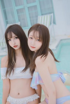 La piscine « Sexy Swimsuit 3 » de Kagakusaka Mafuyu respire le charme du lys (96P)