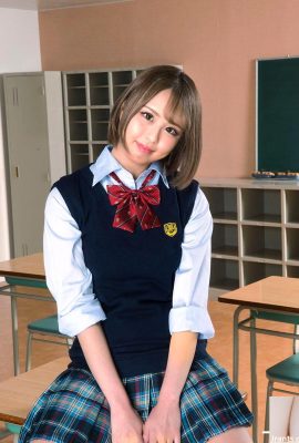 (Kashino Ana) De façon inattendue, la bombasse JK aux cheveux courts aime le plaisir de la pénétration orale à l’école (20P)