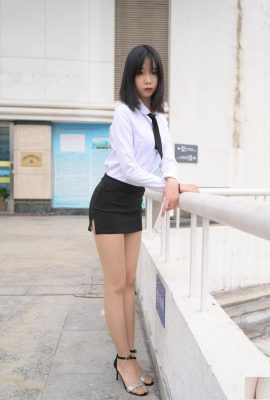 [Collecte sur Internet]Le centre commercial de photographie de rue de Chengsheng vend de belles femmes avec de longues jambes et des uniformes en soie 1[100P]