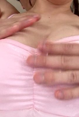 (Koizumi Maki) Deux bites baisées par une beauté aux gros seins (21P)