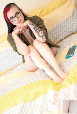 (Suicide Girls) 20 mai 2022 – Gravetimes – Niveau suivant (52P)