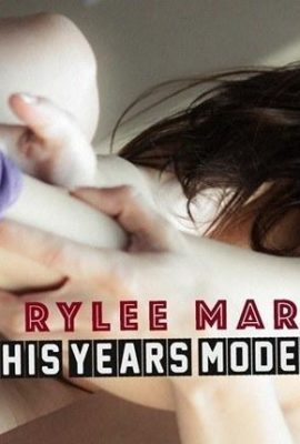 (This Years Model) 27 mars 2023 – Rylee Marks – De retour en collants (48P)