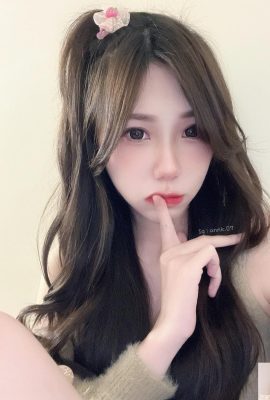 La fille sexy « Lin Jiejun » a la peau rose qui donne envie aux gens d’y prendre une bouchée (10P)