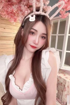 La meilleure fille « Nina Zhang Zhang » a un corps chaud et une peau claire, et la photo est très accrocheuse (10P)