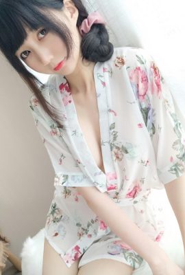 Coser@NAGISA Mamono – Yukata de style japonais pour femme (37P)