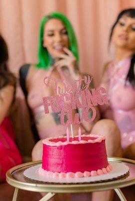 (Suicide Girls) 23 août 2023 – Belladona Lunarey Thumper – Twenty Fcking Two (60P