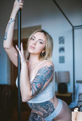 (Suicide Girls) 27 août 2023 – Myku – Blanc comme sucre (47P)