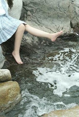 Eloise Ruanruan « JK au bord de la rivière » (58P)