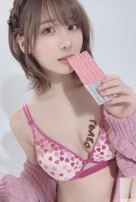 けんken (けんけん) « Sous-vêtements roses + uniforme pur » Le chocolat prenant les seins en sandwich est si délicieux (38P)
