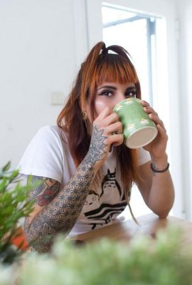 (Suicide Girls) Brighid – Petit-déjeuner avec moi