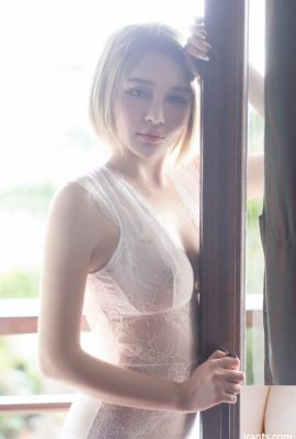 La jeune femme solitaire Kai Zhu expose ses seins tendres, son corps magnifique et ses photos privées sexy (54P)
