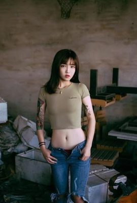 « Portez des vêtements pour paraître plus mince, enlevez vos vêtements pour paraître plus grosse » L'étudiante Yingying fait une grande différence dans le style de ses hauts (26P)