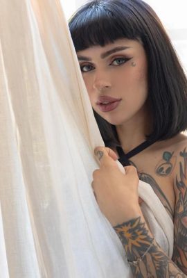 (Suicide Girls) 28 janvier 2024 – Slava – Golden Hour (51P)