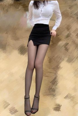 (Recueilli en ligne) Reine taïwanaise aux longues jambes (37P)