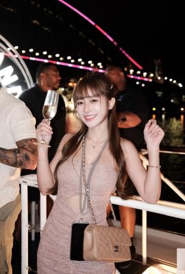 La fille capricieuse « Jingjing » a une jolie petite amie qui fait tomber les gens immédiatement amoureux (10P)