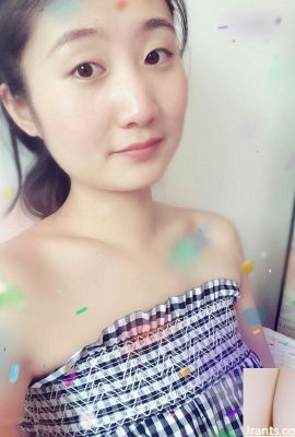 La jolie Liangjia est toujours aussi sexy en privé (31P)