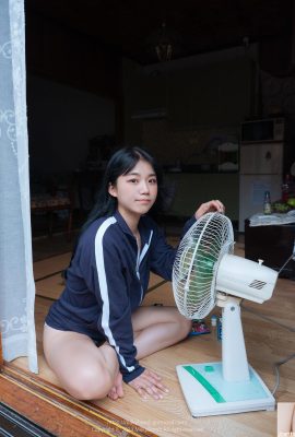 (Yui) La fille à la peau claire et aux beaux seins est si chaude quand elle se décharge en l'air. La photo est super accrocheuse (80P)