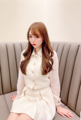 La belle fille japonaise miyumiyu_1102 est aussi belle que la brise printanière soufflant sur son visage, douce et charmante