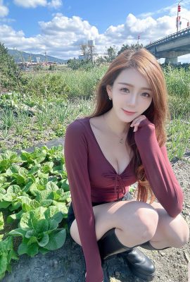 Cosplayeuse japonaise aux beaux seins (Sanqiao MIHASH.3KIU). Les internautes appellent la jeune femme mariée qui ne supporte pas les salopes aux seins pleins (10P)