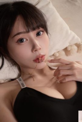 La petite sorcière « Ning Ning » est douce mais sexy et a de beaux seins sous un mauvais angle (10P)