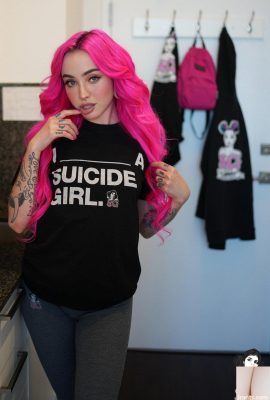 (Suicide Girls) 17 mai 2023 – Aveda – Mon propre été (43P)