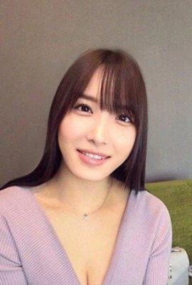 Shiori Minami L'affaire amoureuse d'une belle femme dodue au bonnet G, jouant avec ses gros seins sensibles et éjaculant sur son utérus (16P).