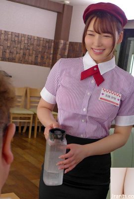 Shiori Minami : Moi, la gérante d'un restaurant familial, je succombe à la tentation érotique d'une petite diablesse à temps partiel et je couche avec elle au cours de sa vie… (20P)