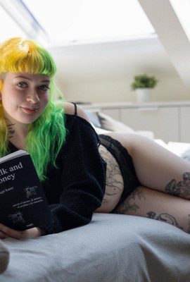 (Suicide Girls) 07 novembre 2024 – Missacidula – Lumière des couleurs (52P)