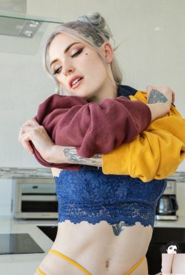 (Suicide Girls) 08 novembre 2024 – Torro – Juteux (49P)