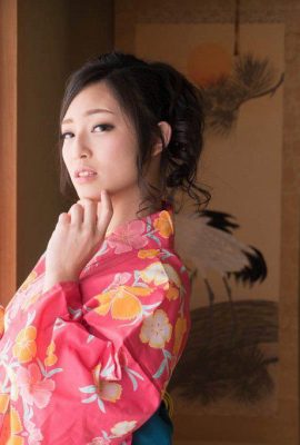 Chiaki Hidaka (20P) après s'être enivré d'une beauté raide de Yukata