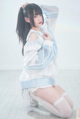 La fille super mignonne « CU Una Zhang Zhixuan » a l’air si accrocheuse qu’elle est au centre de l’attention de tous (29P)