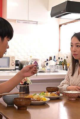 Tadokoro Yuri: une belle épouse pervertie qui filme secrètement les relations sexuelles avec les autres afin de plaire à son mari Tadokoro Yuri (21p)