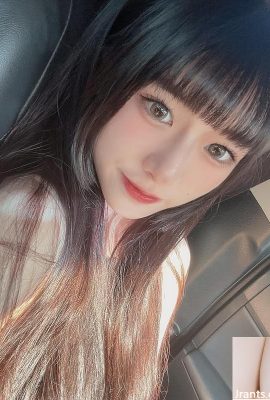 Le mannequin « Yuxin » est sur le point d’être accroché par elle (10p)