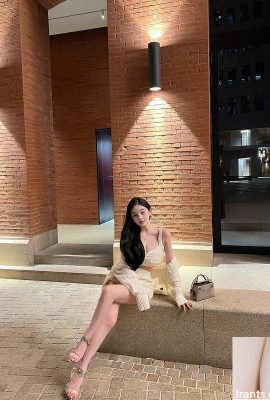 La beauté du réseau sexy « Qian Hui » ne peut pas cacher son excitation simplement en le regardant (10p)