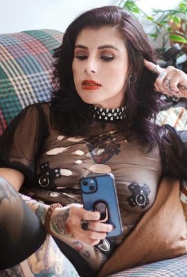 (Suicide Girls) 19 mai 2025 – Daphnep – Bright Darkness (59p)