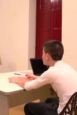 L’école de conscience s’inscrit rapidement, l’enseignant vous apprendra à avoir du sexe étape par étape (41p)