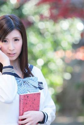 Superbes compétences d’acteur, parfois une fille étudiante, parfois une femme, des styles différents, une tentation égale (16p)