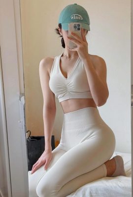 La déesse à longues jambes « Zhang Yuan » a une courbe de seins latéraux sexy et a l’air si sexy (10p)