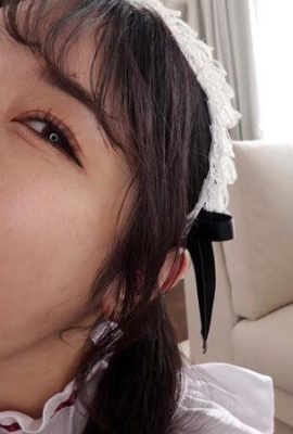 Onosaka yuika: (4k) beaux seins et beaux fesses … une belle femme de chambre aux longs cheveux noirs et une peau claire sourit … (21p)