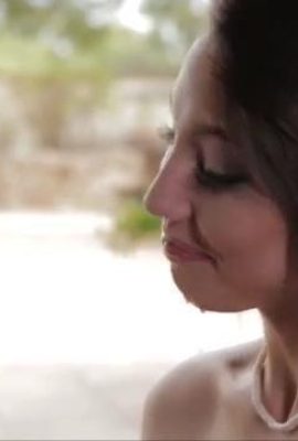 Il ne suffit pas de baiser l’hôtesse de haut niveau, et vous devrez évacuer sa petite femme de chambre (19p)