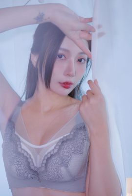 Le petit visage « Yi Yumichi Tsai » a une figure très féroce qui montre trop folle (10p)