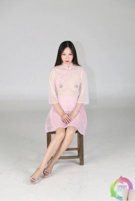 (HT95) Porcelaine bleue et blanche, est-ce bon de regarder (75p)