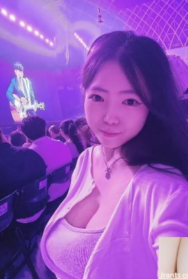 Doux et indigne de la vie « Zhang Yu Tako » révèle des jambes blanches, tendres et minces (10p
