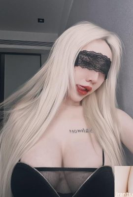 Les seins blancs et tendres et le corps « Anncomtw » font que les gens veulent être mauvais (10p)