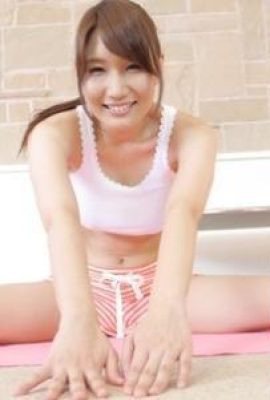 Fille asiatique sexy montrant une chatte ridée après le sexe sauvage (13p)