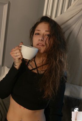 (Suicide Girls) 22 juillet 2025 – Streegatto – Dernière chaleur de l’année (42P)