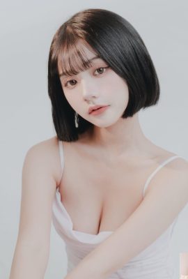 « Xiao Ruo » a une silhouette élancée mais a une belle silhouette… Le parfum de l’encens est fort (10P)